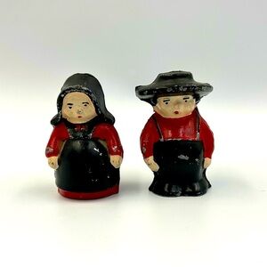 Vtg Metal Amish Mennonite Couple 2" Rustic Primitive Handpainted Miniature